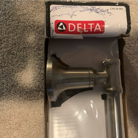 Delta Bath Brand New 8 Delta Chamberlain Style Chrome Finish Towel